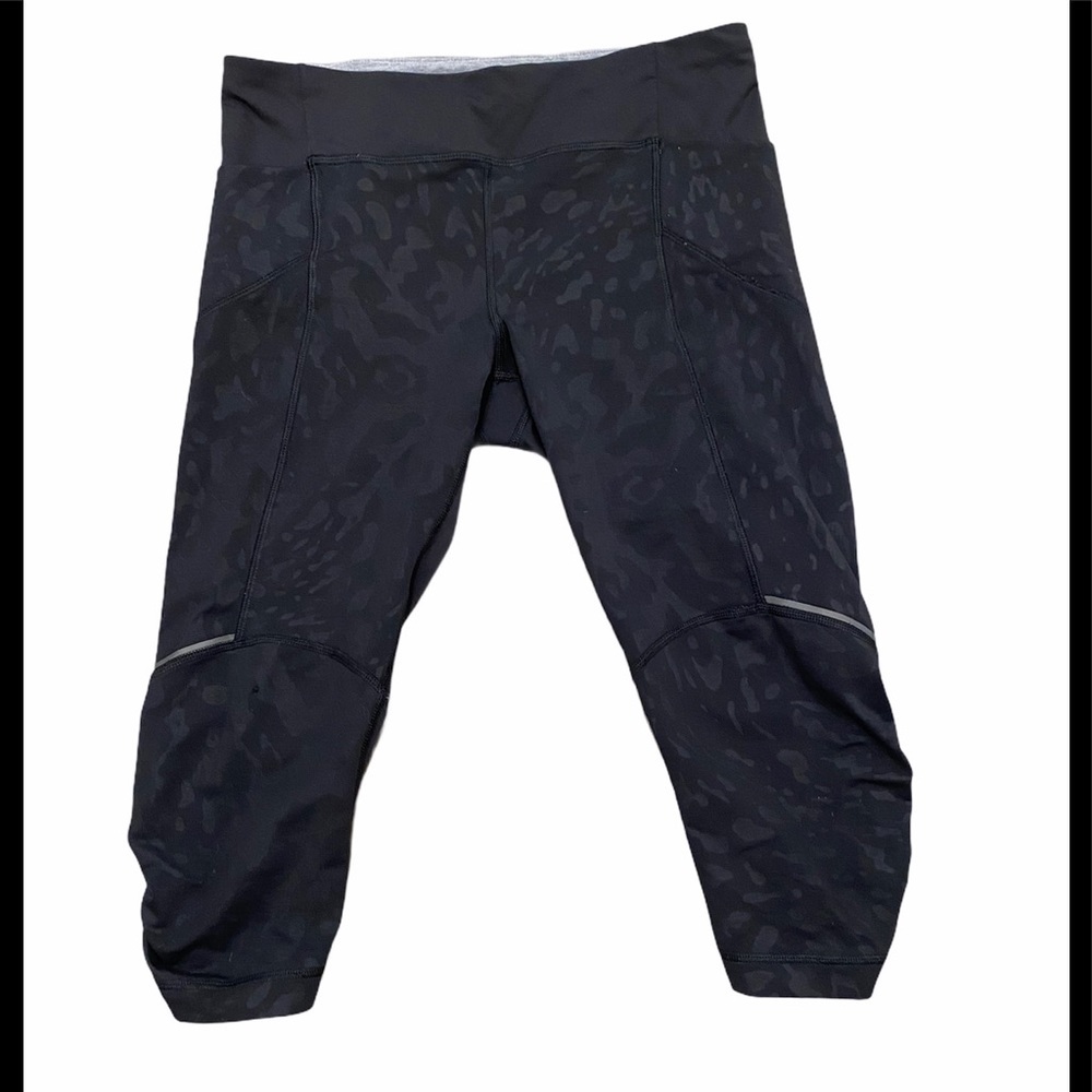 Lululemon Run Stash It Crop Animal Swirl 8